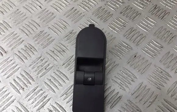 Opel Zafira B Quarter vent window switch 13197132