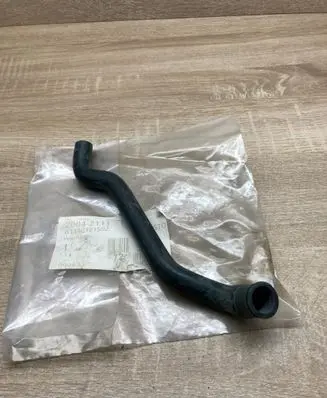 Mercedes-Benz C W202 Breather/breather pipe/hose A1110181582