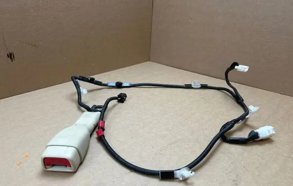 Lexus GS 250 350 300H 450H Front seatbelt buckle