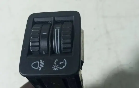 Volkswagen PASSAT B6 Headlight level height control switch 3C0941333A