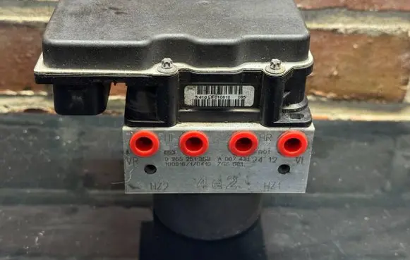 Mercedes-Benz Vito Viano W639 ABS Pump 0265251353 A0074319412