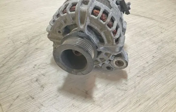 Volvo XC90 Generator/alternator 30659580