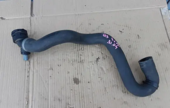 Audi Q7 4L Engine coolant pipe/hose