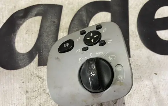 Mercedes-Benz C W203 Light switch A2035451504 2035451504