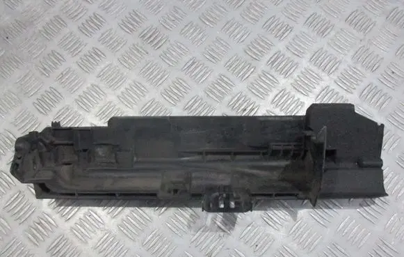 BMW 1 E81 E87 Radiator mount bracket 7524914