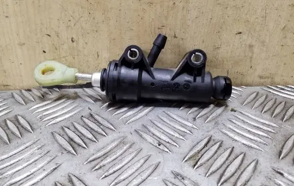 Clutch master cylinder