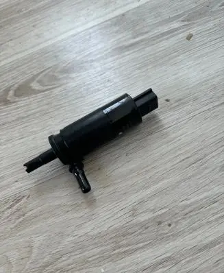 BMW X5 F15 Headlight washer pump 7340773