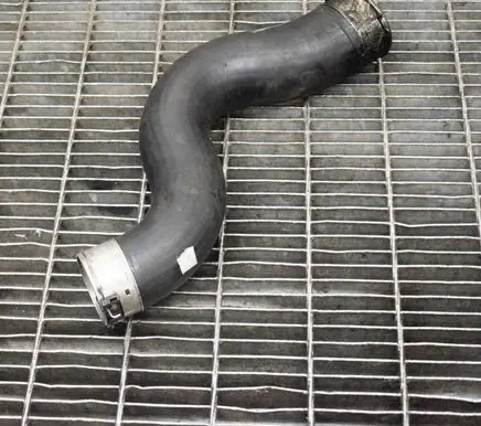 BMW 5 F10 F11 Intercooler hose/pipe 8571896