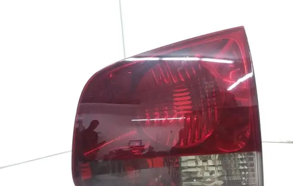 Volkswagen Touareg I Tailgate rear/tail lights 28268003