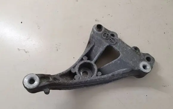 Mini Cooper Countryman R60 A/C compressor mount bracket 7580781