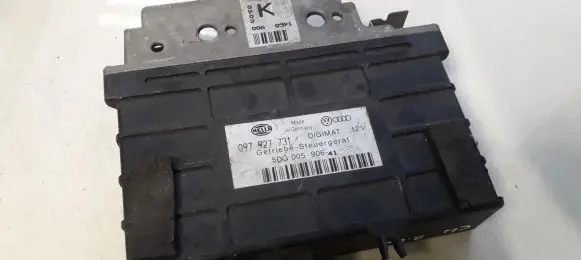 Volkswagen PASSAT B4 Engine control unit/module 097927731 5dg00696273