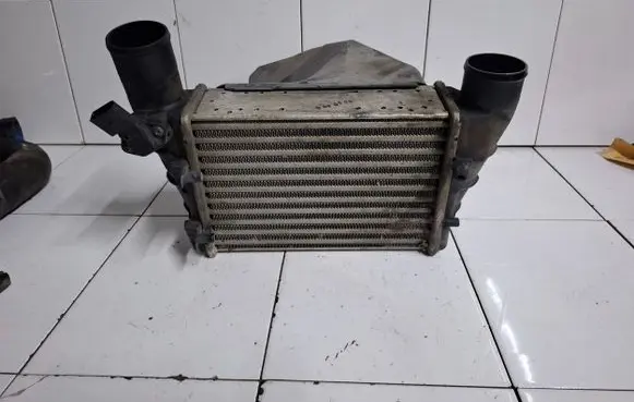 Volkswagen PASSAT B5 Intercooler radiator 058145805D 058145805B 1591486