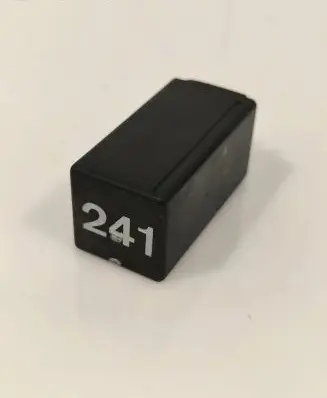 Volkswagen Golf IV Other relay 813919082B 5KH00415406 1531W108AM