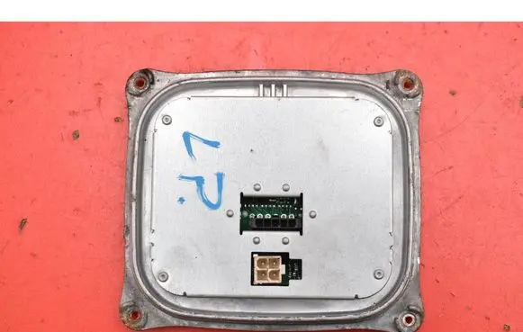 Opel Zafira C Voltage converter/converter module 130732934000
