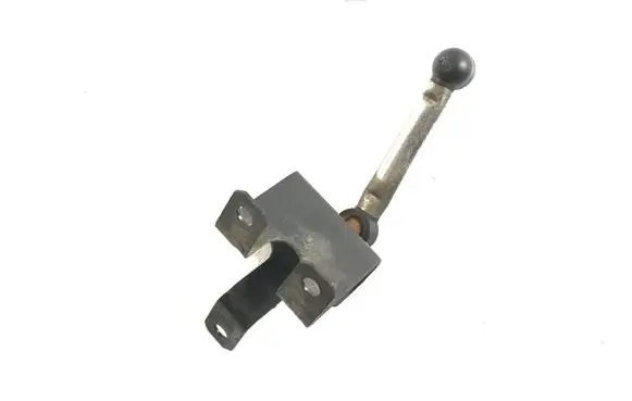 Volkswagen PASSAT B7 Front height sensor lever 