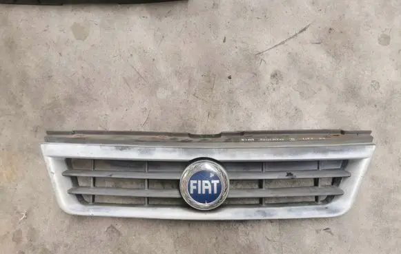 Fiat Ducato Front bumper upper radiator grill 132915801
