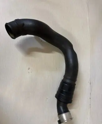 Jaguar XE Intercooler hose/pipe GX736N650AA DA66GF20