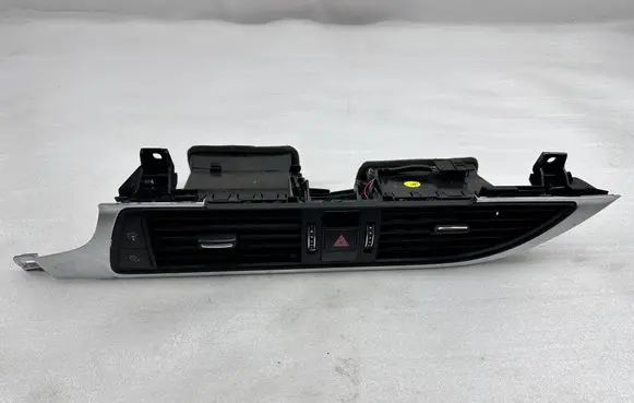 Audi A6 S6 C7 4G Dash center air vent grill 4G1820951