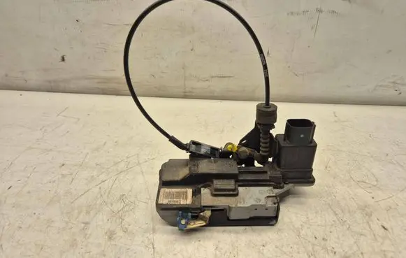 Volvo S80 Rear door lock 8650557