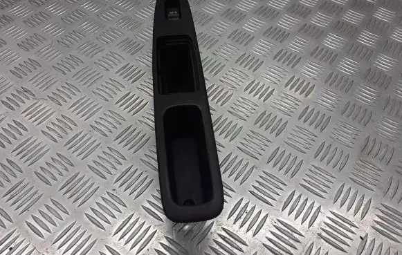 Toyota Avensis Verso Quarter vent window switch BRAK