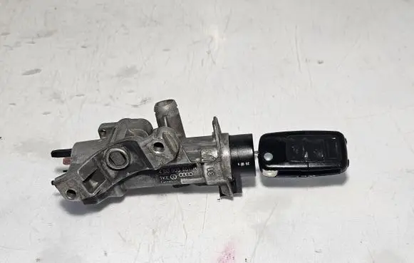 Volkswagen PASSAT B5.5 Ignition lock 4B0905851B