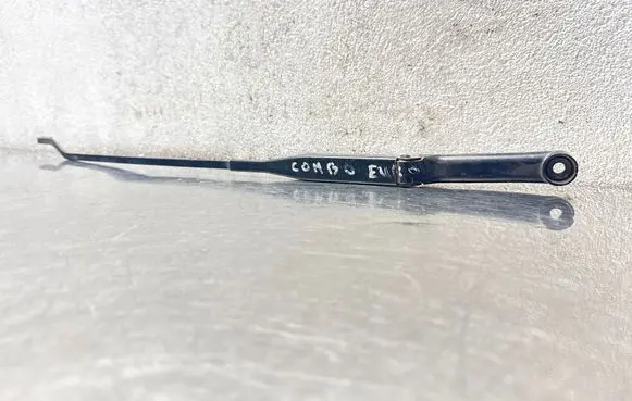 Opel Combo C Front wiper blade arm 09225624