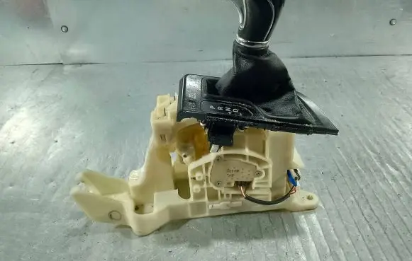 Hyundai Sonata Gear shifter/selector 467003Q100