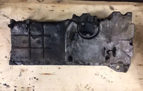 BMW 5 E60 E61 Oil sump 7801365