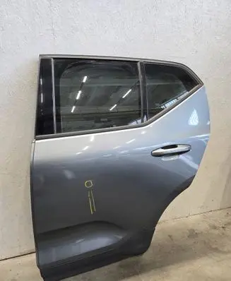 Volvo XC40 Rear door