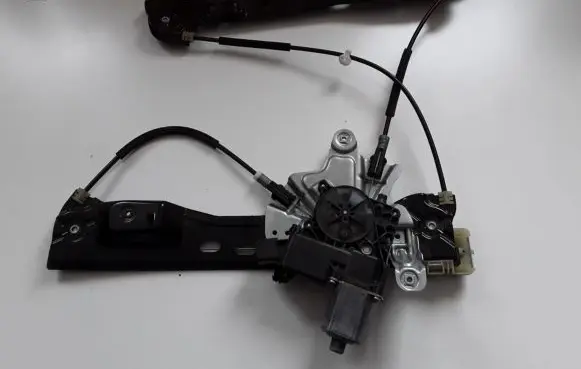 Opel Insignia A Front window lifting mechanism without motor 20952452