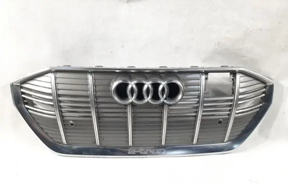 Audi e-tron Front bumper upper radiator grill 4KE853651 4KE853651A