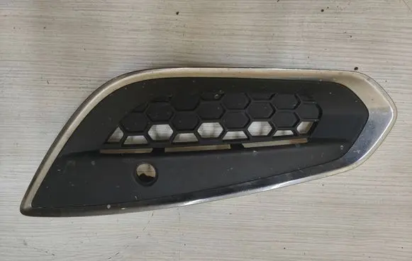 Volvo S60 Front bumper lower grill 31294135