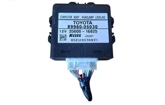 Toyota Avensis T250 Light module LCM 8996005030 3560016825