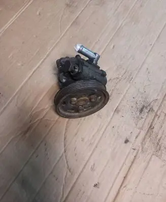 Audi A6 S6 C5 4B Power steering pump 8d0145155q