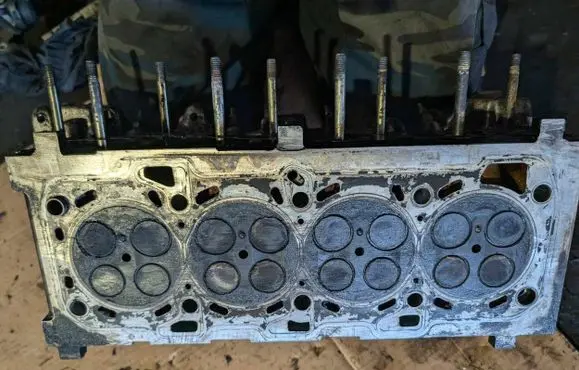 Opel Vectra C Engine head 55194356