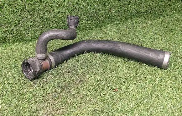 BMW 5 E60 E61 Engine coolant pipe/hose 7518506