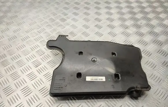 BMW 2 F45 Intake resonator 8570016
