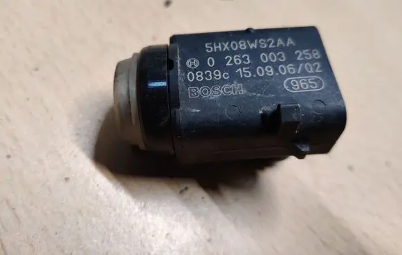 Chrysler 300 - 300C Parking PDC sensor 5HX08WS2AA 0263003258