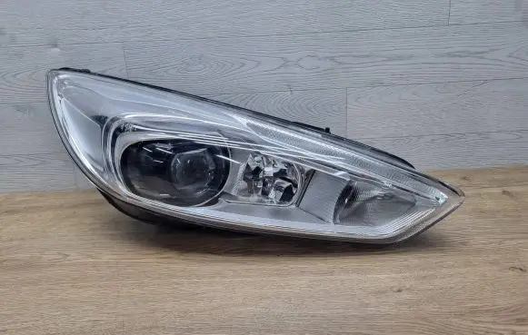 Ford Focus Headlight/headlamp F1EB13D154AD