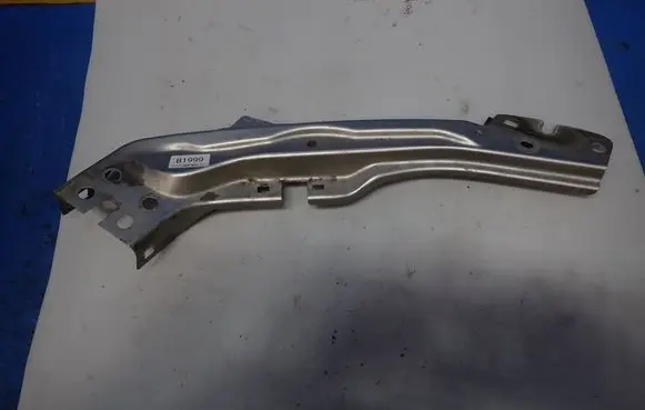 Top upper radiator support slam panel