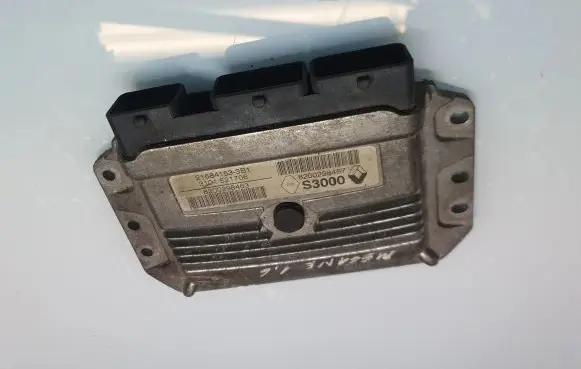 Renault Scenic II - Grand scenic II Engine control unit/module 8200298457 3101521706