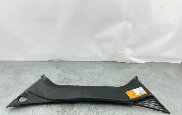 Tesla Model S Engine bonnet/hood lock trim molding 100632900E