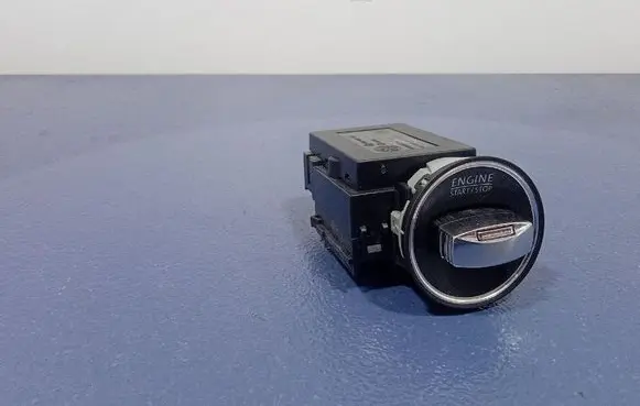 Volkswagen PASSAT B5.5 Ignition lock 3C0905843
