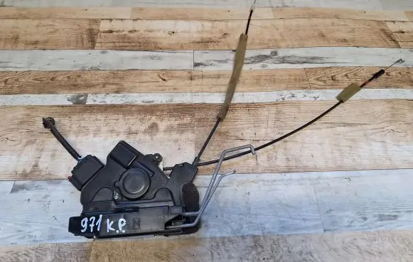 Mazda 5 Front door lock