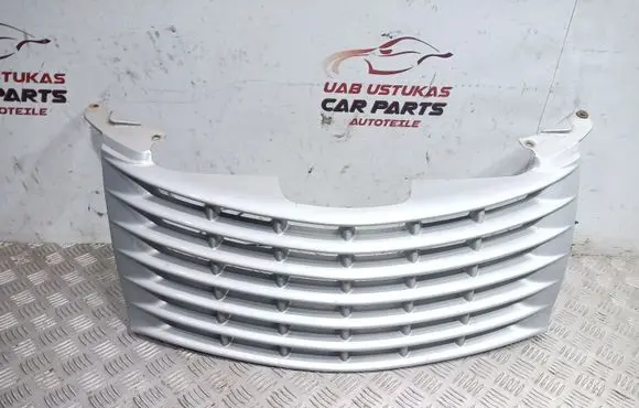 Chrysler PT Cruiser Front bumper upper radiator grill 03RHTRMAD 27784