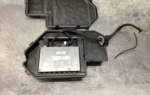Audi A6 S6 C6 4F Bluetooth control unit module 4F0035613 4E0862335 4E0910336