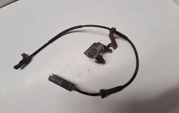 BMW 1 E82 E88 ABS brake wheel speed sensor 6762465