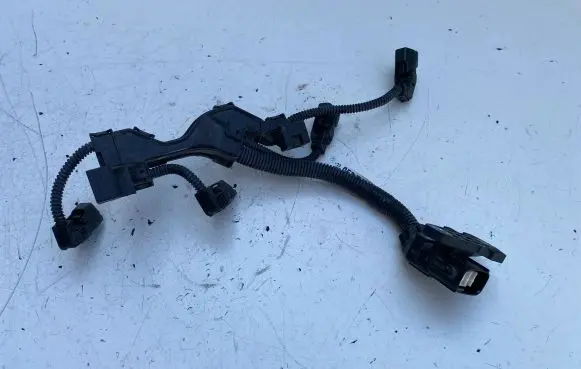 Toyota RAV 4 (XA50) Fuel injector wires 8212633050B