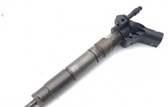 Mercedes-Benz ML W164 Fuel injector A6420700587 0445116027