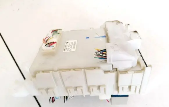 Toyota Auris 150 Fuse box set 8273002130A 82730-02130-A